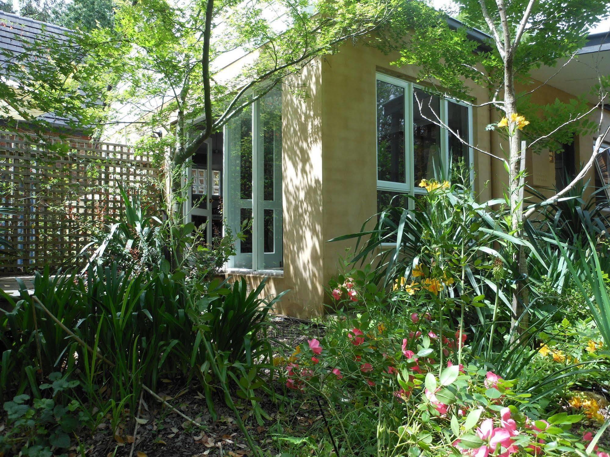 Merrimeet Cottages Bright Exterior foto